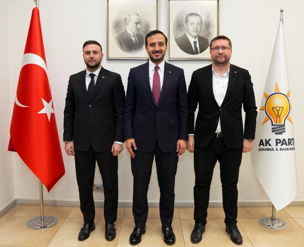 AK Parti Küçükçekmece’de Yeni Dönem: Emin Kaan Kaya “A Takımı”nı Kurdu