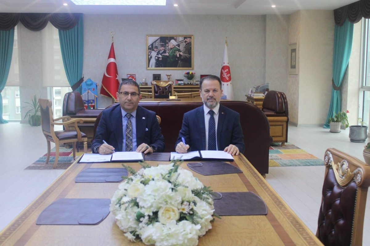 Küçükçekmece'de “Değerlerle Dönüşüm ve Manevi Rehberlik Projesi” İçin İş Birliği Protokolü İmzalandı