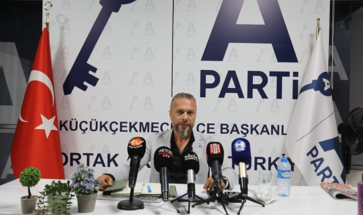 Anahtar Parti Küçükçekmece İlçe Başkanlığı’ndan Yerel Basına Özel Kahvaltı