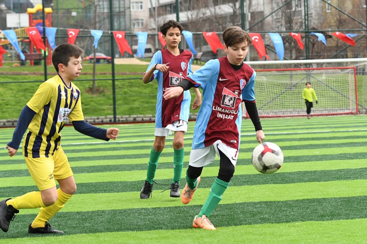 Küçükçekmece’de Ücretsiz Yaz Spor Okulları Başladı: 19 Branşta Eğitim Veriliyor