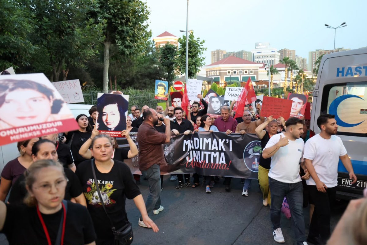 Küçükçekmece'de Madımak Katliamı'nda Yaşamını Yitirenler Anıldı