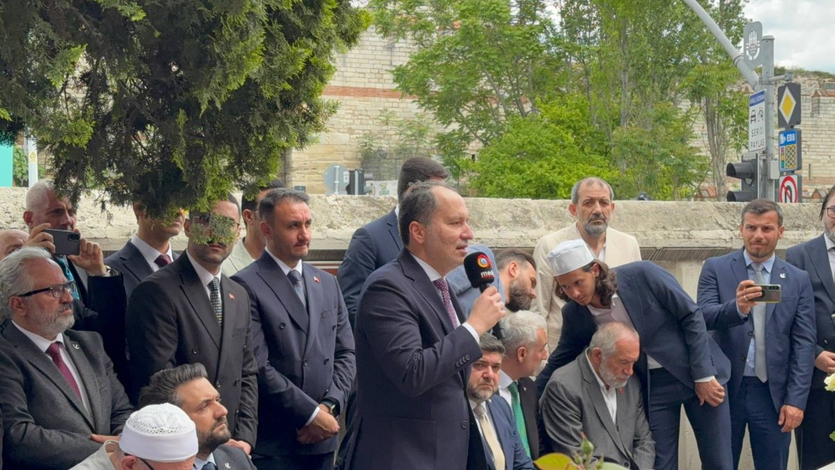 Fatih Erbakan İstanbul’da Partililerle Bayramlaştı