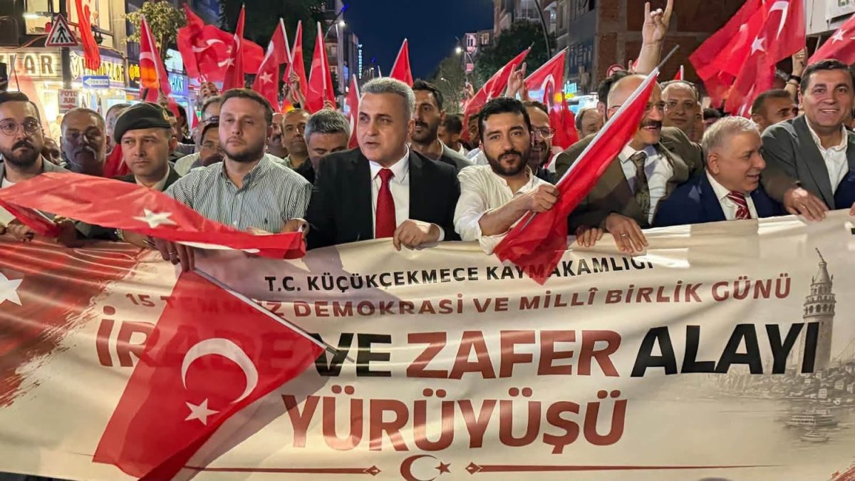 Küçükçekmece’de 15 Temmuz Buluşması: Binlerce Vatandaş Tek Yürek Yürüdü