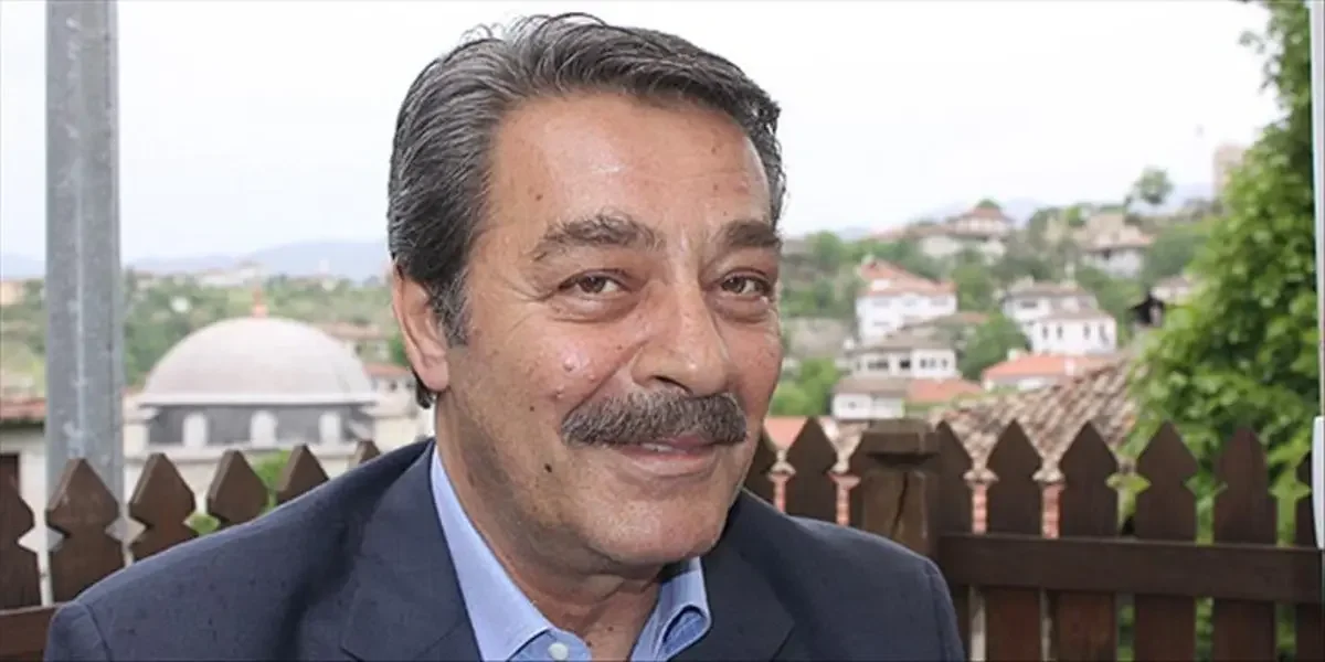 Kadir İnanır Hayatını Kaybetti! Sanat Dünyası Yasta