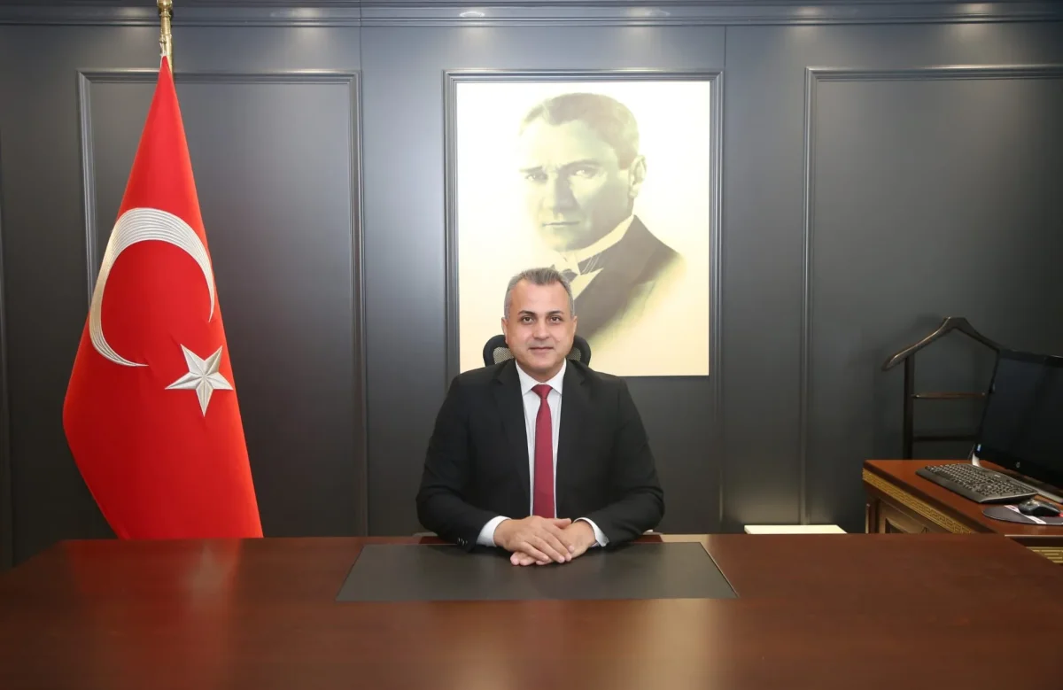 Küçükçekmece Kaymakamı Mustafa Anteplioğlu’ndan 24 Kasım Öğretmenler Günü Mesajı