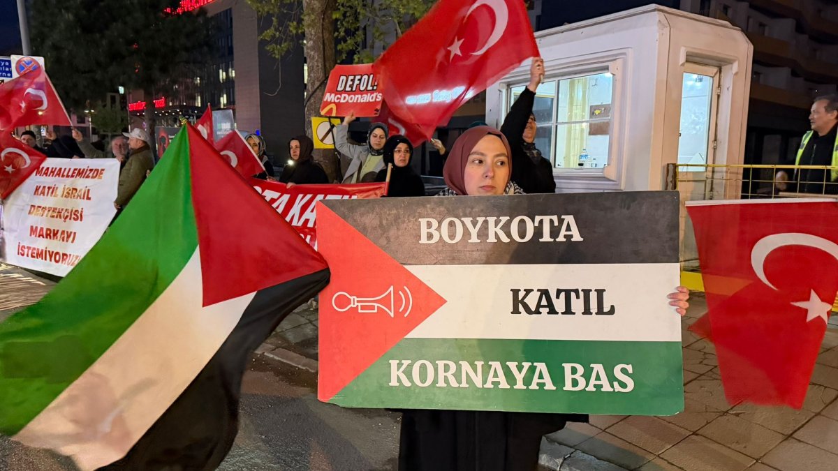 SEFAKÖY’DE MİGROS VE McDONALD’S PROTESTOSU İKİNCİ HAFTASINDA DEVAM ETTİ