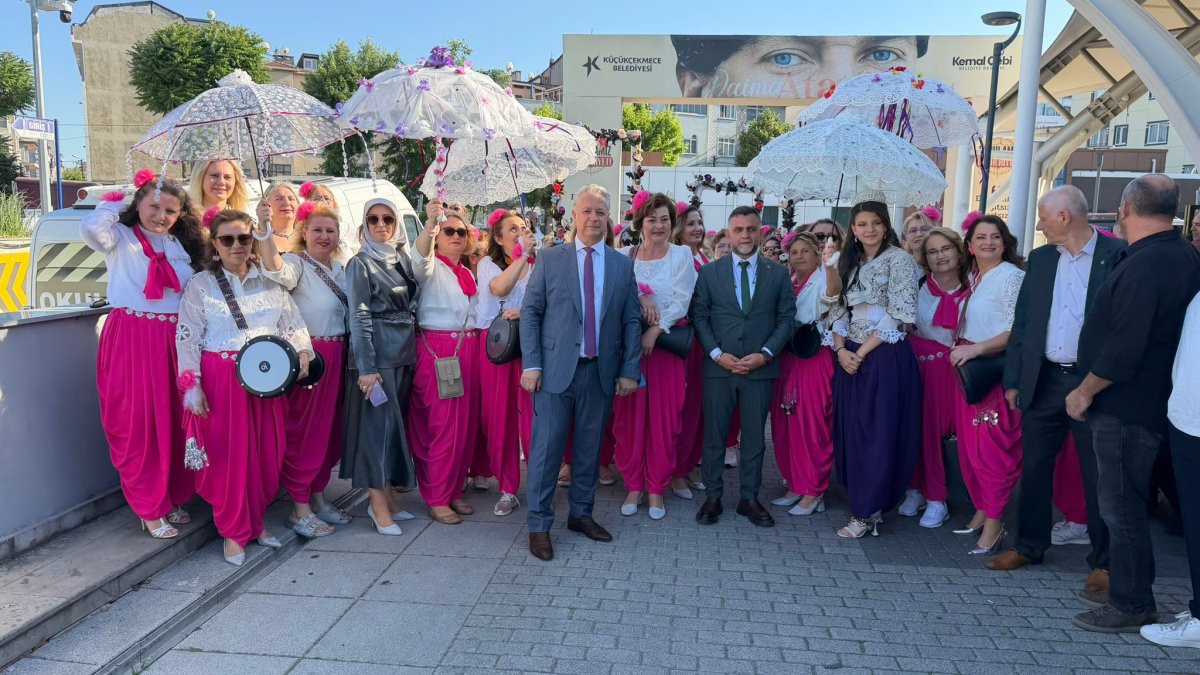 Küçükçekmece’de Rumeli Rüzgârı Esti: Trakya, Rumeli ve Balkan Şalvar Festivali Büyük Coşkuya Sahne Oldu