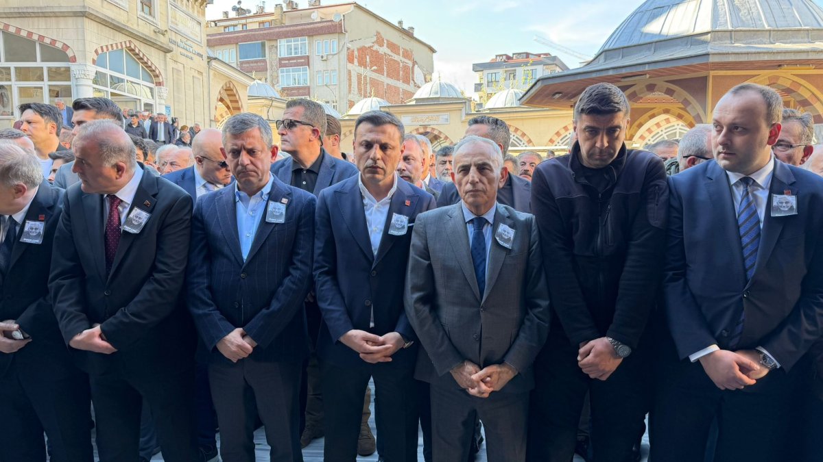 Küçükçekmece Belediye Başkanı Kemal Çebi’nin Kardeş Acısı: Ömer Çebi Gözyaşlarıyla Uğurlandı